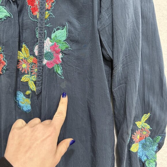 Johnny Was Tunic Shirt Womens Medium Blue Embroidered Floral Boho Peasant Top - Picture 8 of 15
